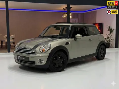 Mini Mini 1.6 Cooper Pepper Pano Cruise Stoelverw. Clima Airco leder PDC