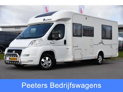 Benimar PERSIO 590 met queensbed Half integraal - 3 persoons camper Goed onderhouden