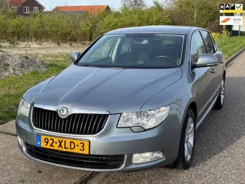 Skoda Superb 1.4 TSI Greentech Ambition Business Line Audio-CD/MP3 Navi LMV 16" Cruisecontr. ASR ABS