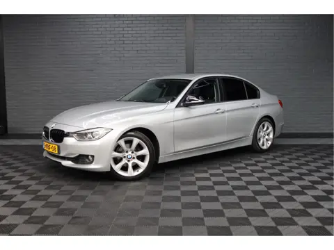 BMW 3-serie 320i High Executive | NAP | AUTOMAAT | SPORTSTOELEN | SPORTONDERSTEL |
