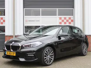 BMW 1-serie 118i Business+ Sport Automaat /Navigatie/Camera/Leder/Stoelverwarming/PDC/18'LM/LED/Lane