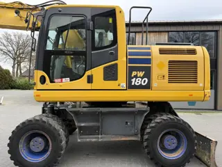 Komatsu PW 180-10 wielkraan (bj 2018)