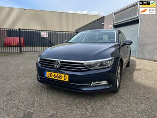 Volkswagen Passat 1.6 TDI Connected Series Clima Cruise Navi Keyless Led PDC LM-Wielen APK NAP.