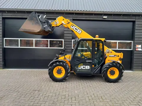 JCB 525-60 AG Agri Plus verreiker met bak (bj 2017)