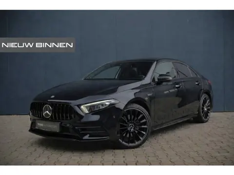 Mercedes-Benz A-Klasse 200 Business Solution AMG | Stoelverwarming | Camera | Keyless | Apple Carpla