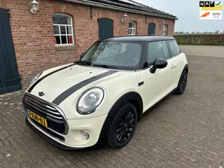 Mini Mini 1.5 Cooper First Born Edition