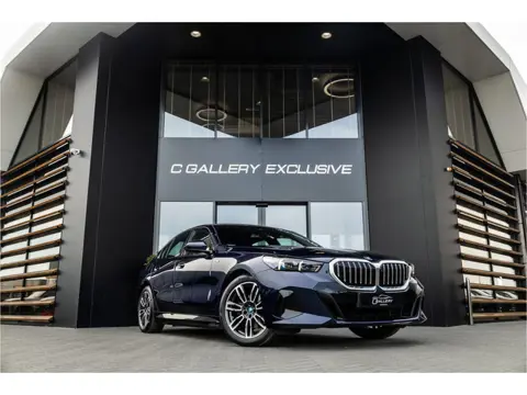 BMW 5 Serie 530e - M Sport | 360 Camera | Keyless | HUD