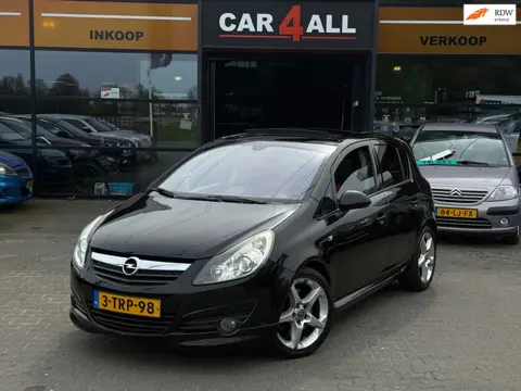 Opel Corsa 1.6-16V GSI PANO/PDC/NAVI/XENON/RODE GORDELS/LMVELGEN/APK 22-8-2026