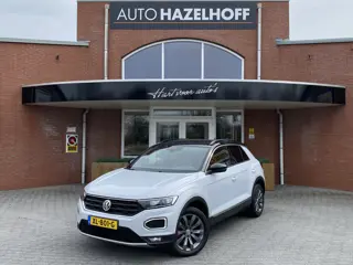 Volkswagen T-Roc 1.5 TSI Sport Nieuwstaat!! | ACC | Led Koplampen | Navigatie | Stoelverwarming | LM