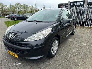 Peugeot 207 1.4-16V XR