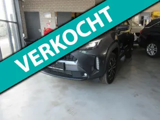 Toyota Yaris Cross 1.5 Hybrid 130 Dynamic,stoel en stuurverwarming,navi, sensoren,camera,etc