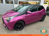 Toyota Aygo 1.0 VVT-i x-cite 2-TONE|NAVI|CAMERA|TREKHAAK|NAP