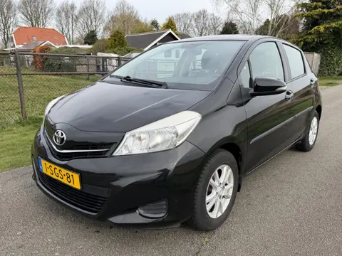Toyota Yaris 1.0 VVT-i Now Airco / PDC / Trekhaak