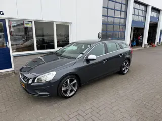 Volvo V60 1.6 T3 R-Design