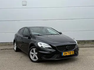 Volvo V40 1.5 T3 Polar+ Sport R-Design (bj 2019) AUTOMAAT|CAMERA|LEER