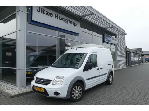 Ford Transit connect APK TOT 7-1-2027, NIEUWE DISTRIBUTIE, TREKHAAK (1.200KG), CRUISE, AIRCO, NAVI, 