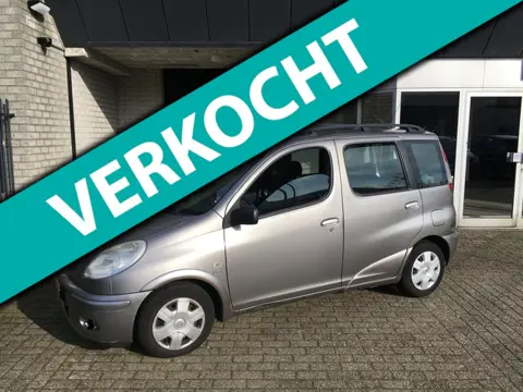 Toyota Yaris Verso 1.3 VVT-i Sol / APK FEBRUARI 2027 / AIRCO / AUTOMATIC / METALLIC /