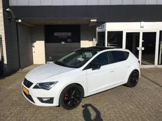 Seat Leon 2.0 TDI FR Business / LEDER / PANO / NAVI / GECHIPT / EXPORT
