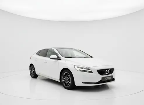 VOLVO V40 2.0 D2 NORDIC+. PDC, NAVI. SUNROOF