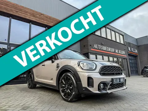 Mini Mini Countryman Cooper S E ALL4 MINI Yours Rooftopgrey aut 220pk/Pano/Hk/Camera/Vol/Btw