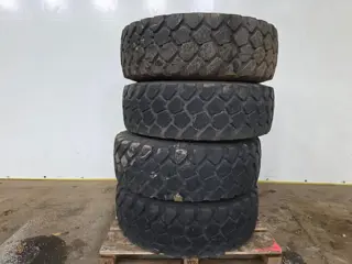 Michelin 365/85 R20 Michelin 365/85 R20 Band – Truckband – Goede Staat PM2822