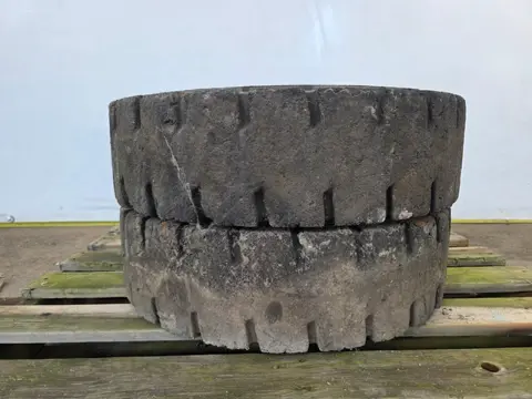 Magnum Solideal 7.00-12 Magnum Solideal 7.00-12 Band – Heftruck Band – Massief Rubber PM2849