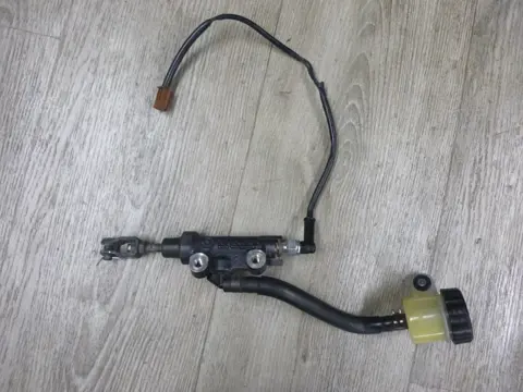 REMPOMP ACHTER Yamaha FZ1 2005 - 2009