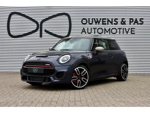 Mini 2.0 John Cooper Works Chili | 1E EIGENAAR | PANORAMA | VIRTUALDASH | NAVIGATIE | LED