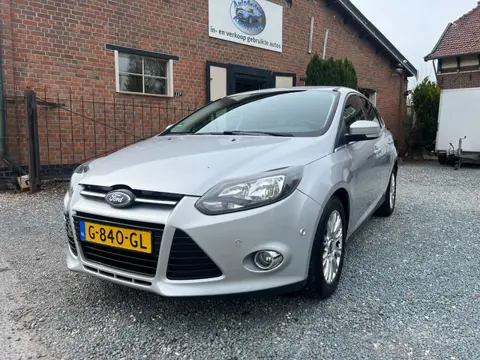 Ford Focus 1.0 EcoBoost Titanium ( Navigatie + Cruise controle + Climate controle )