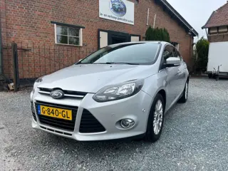 Ford Focus 1.0 EcoBoost Titanium ( Navigatie + Cruise controle + Climate controle )