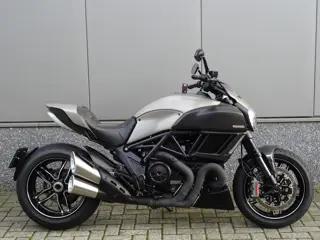 Ducati DIAVEL TITANIUM (bj 2016)