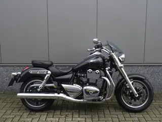 Triumph THUNDERBIRD COMMANDER 1700 (bj 2018)