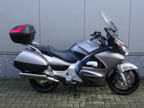 Honda ST 1300 PAN EUROPEAN (bj 2002)