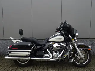 Harley-Davidson FLHF ELECTRA GLIDE POLICE (bj 2013)