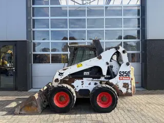 Bobcat S250 (bj 2006)