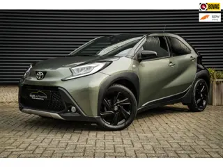 Toyota Aygo X 1.0 VVT-i S-CVT Premium | CarPlay | Clima | Navi | DAB | Two-Tone | All season banden 