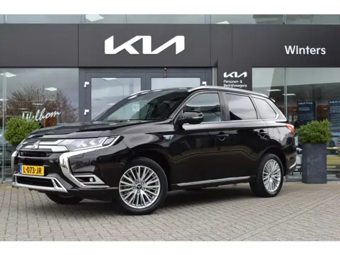Mitsubishi Outlander 2.4 PHEV Pure+ Schuifdak | Trekhaak | Leder | Navigatie | Stuur + Stoelverwarmi