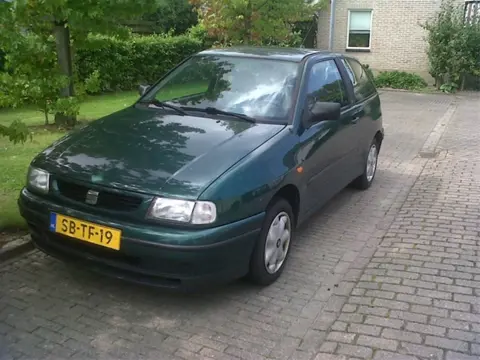 Mooie Seat Ibiza 1.6 in goede staat te koop aangeboden.