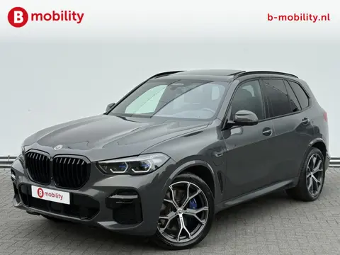 BMW X5 xDrive45e High Executive M-Sport *Dravitgrau Laser Trekhaak 2700kg | Soft Close | Panoramadak