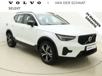 Volvo XC40 B4 211pk Plus Dark / Trekhaak / Elektr. Stoelen / Harman&Kardon / Stoel + Stuurw. Verwarm