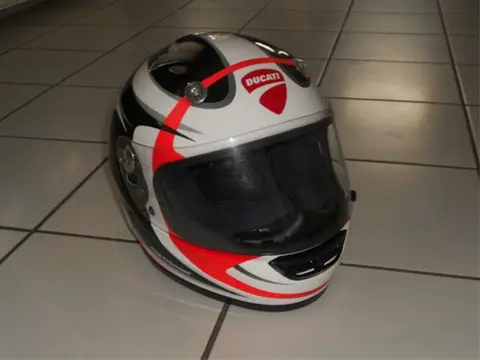 Ducati helm suomy, zo goed als nieuw!