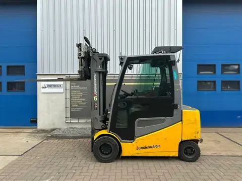 VS-22828 Elektrische triplex heftruck Jungheinrich EFG S30s