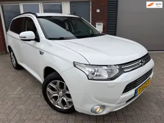 Mitsubishi Outlander 2.0 PHEV Executive Edition / Leder / Navi / Camera / PDC / DAB