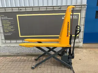 VS-22841 Schaar Hoogheffer AMX10e Jungheinrich werktafel