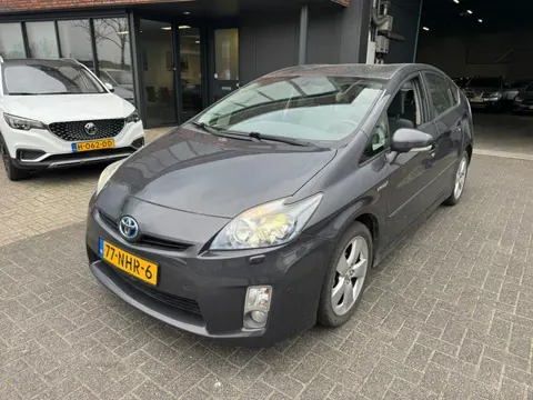 Toyota Prius 1.8 Dynamic XENON CAMERA TREKHAAK CRUISE HEADUP ORIG NL NAP