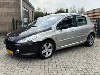 Peugeot 307 1.6-16V Griffe | lange apk | leder bekleding | isofix | goedkoper rijden kan haast niet
