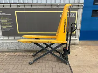 VS-22843 Hand Schaar Hoogheffer Jungheinrich werktafel