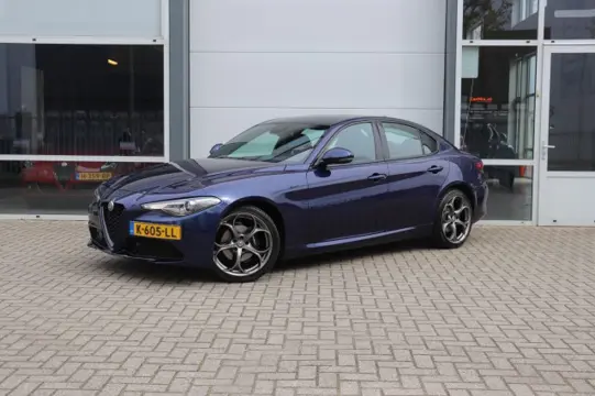 ALFA ROMEO GIULIA 2.0T SPRINT/VELOCE.INT/STOEL.STUUR.VERW/ADAP.CRUISE/19