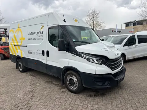 Iveco Daily 35S14 2.3D 352 L2H2 AIRCO KLIMA NAV EURO6