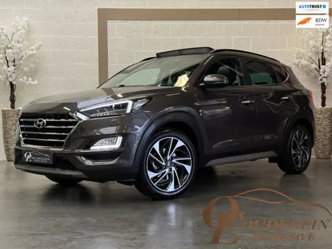 Hyundai Tucson 1.6 T-GDI Premium Plus / TREKHAAK / CARPLAY / PANO / 360 CAMERA / DODEHOEK / STOELVER